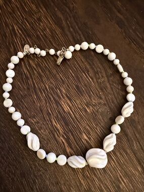 Vintage Miriam Haskell Classic White Beaded Necklace - Elegant Pearl-Look Design